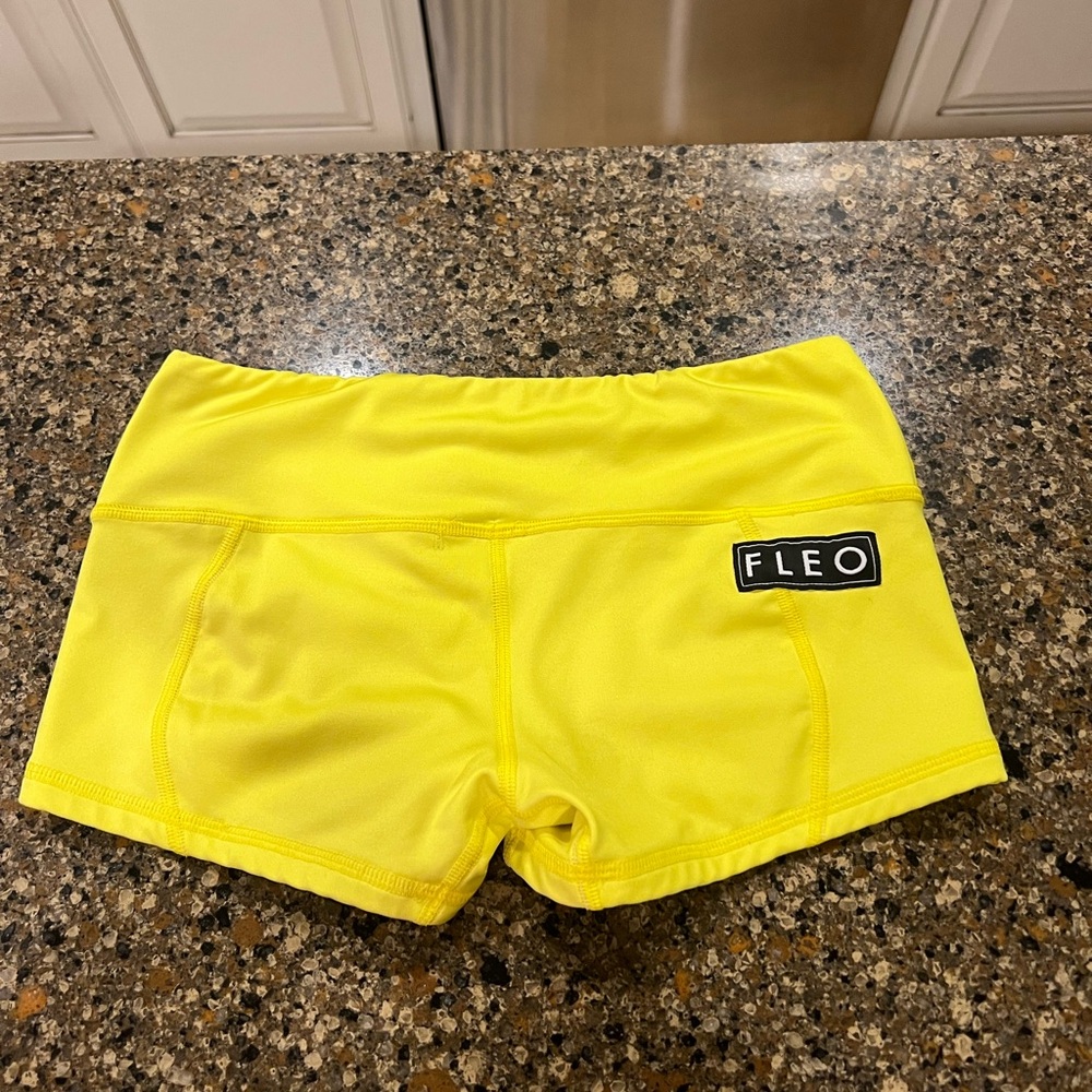 Fleo shorts. Size small. Low rise contour.